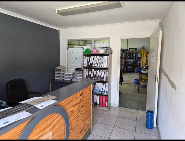 540M² WAREHOUSE TO LET IN SAXENBURG PARK 1